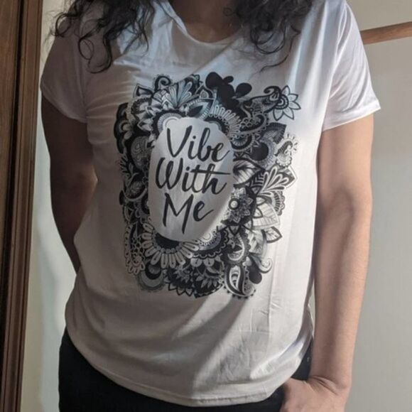 Women's size large t shirt "Vibe with me"logo t white top - Picture 5 of 5